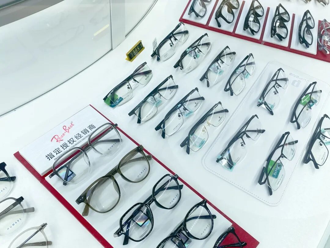 成人配镜不简单！到底该如何选择？看这一篇就够了