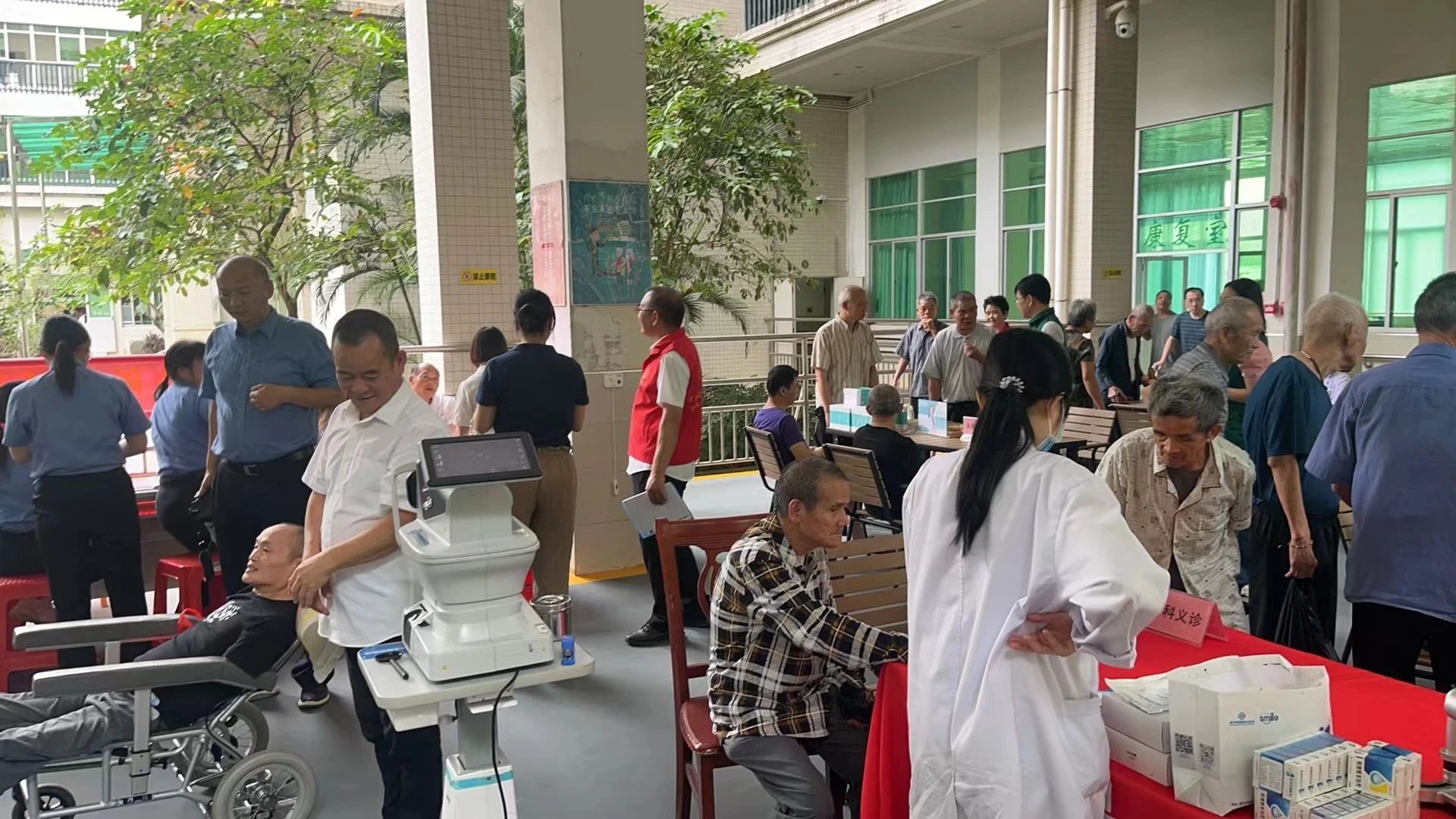 老年人最容易忽视的几种眼病，可能会致盲！